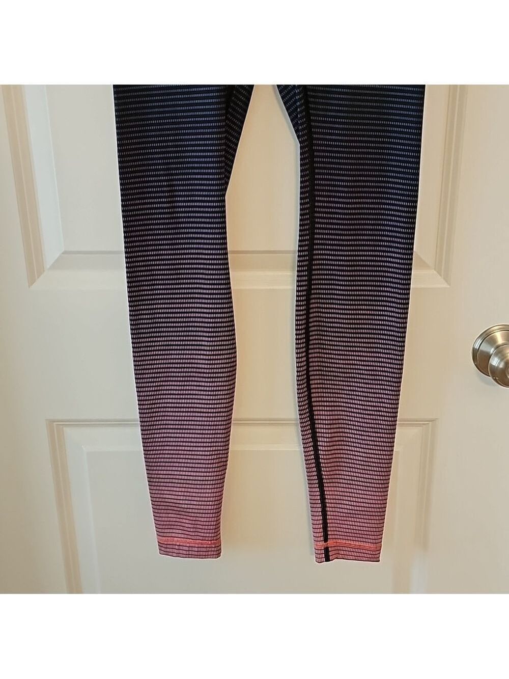 387. Lululemon Wunder Under Pant - Picture 4 of 9